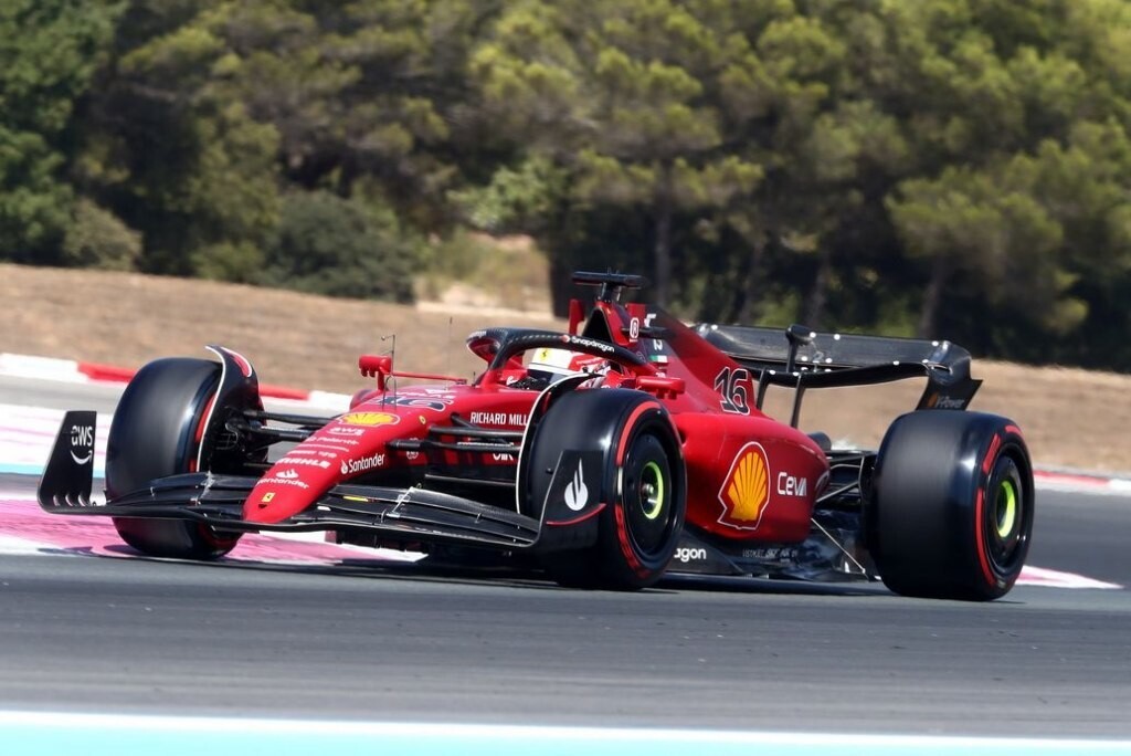 Leclerc Leads in Formula 1 Practice in Melbourne