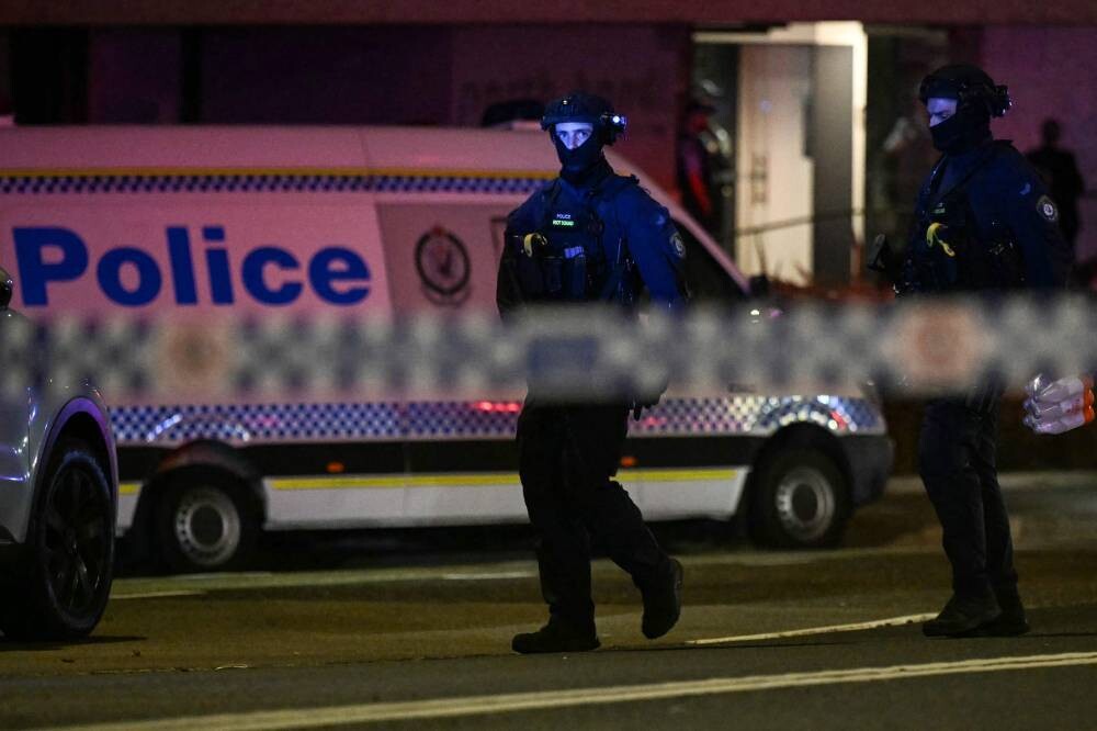 Число жертв нападения на пляж Бонди в Сиднее выросло до 16