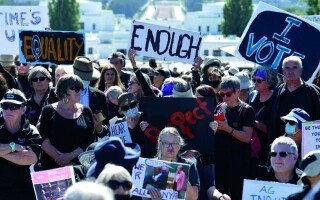 Австралия принимает меры против мужского насилия, поскольку национальный кризис обостряется