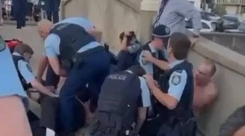 Полиция Австралии арестовала подозреваемых в стрельбе на праздновании Хануки