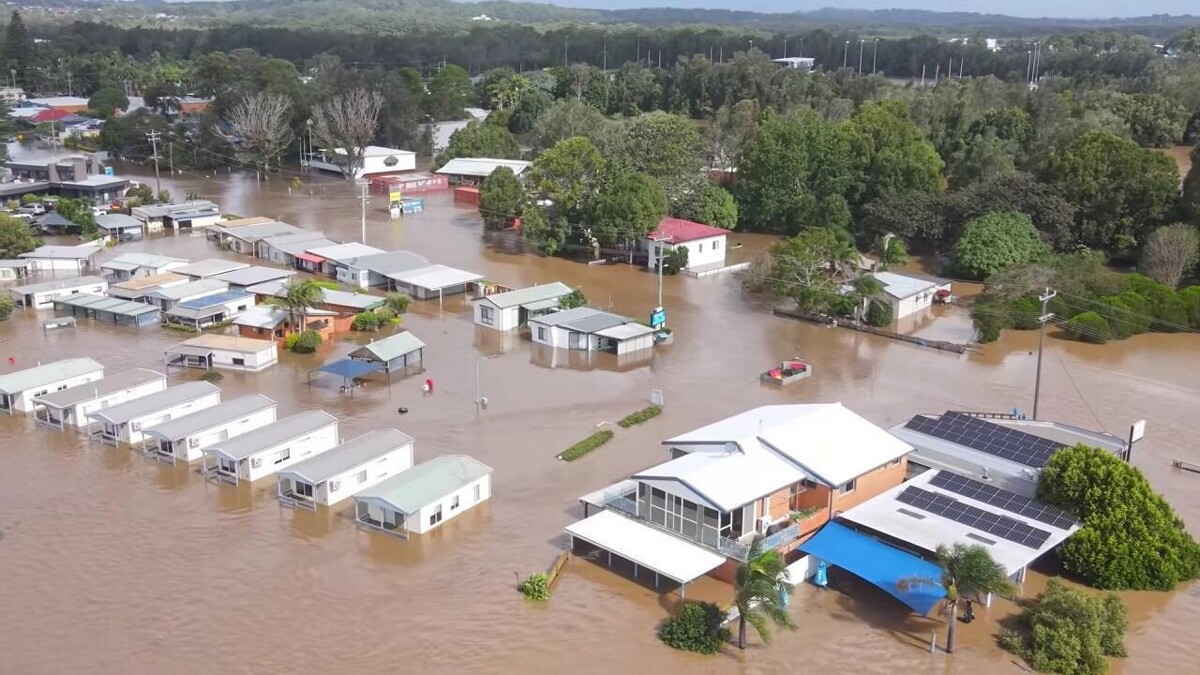Heavy Floods Claim Life in Queensland