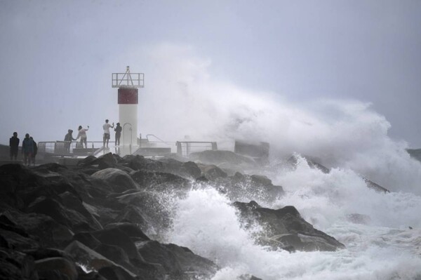 Tropical Cyclone Alfred Approaches Eastern Australia