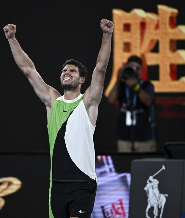 Alcaraz Reaches Australian Open Final