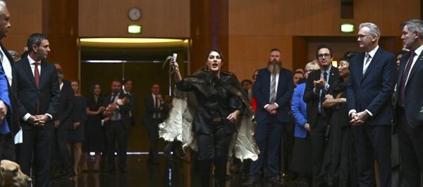 Indigenous Senator Confronts King Charles During Visit