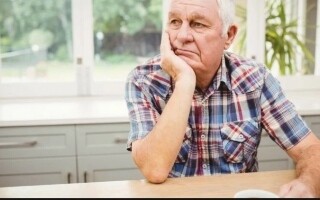 Eating Alone Increases Malnutrition Risk for Seniors