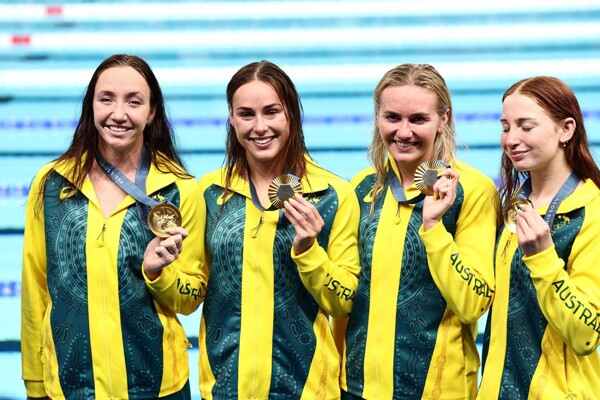 Австралия выиграла золото в женской эстафете 4x200м